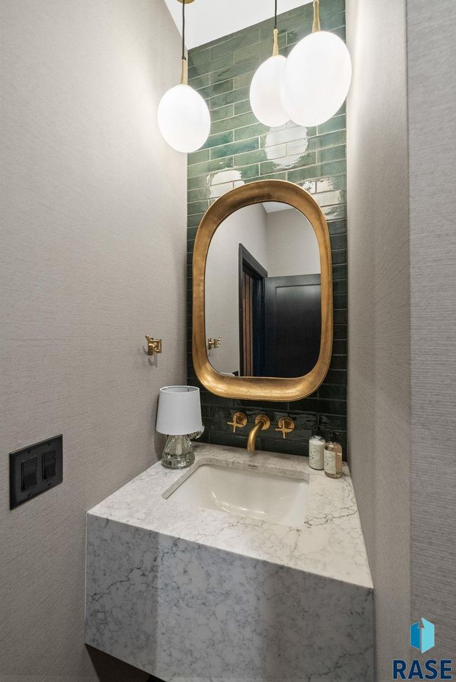 UNIT-102 - 151 E 4 Th Pl, Condo with 2 bedrooms, 3 bathrooms and null parking in Sioux Falls SD | Image 30