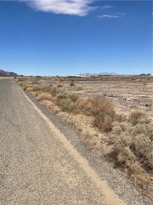 800 Pisgah St, Newberry Springs, CA, 92365 | Card Image
