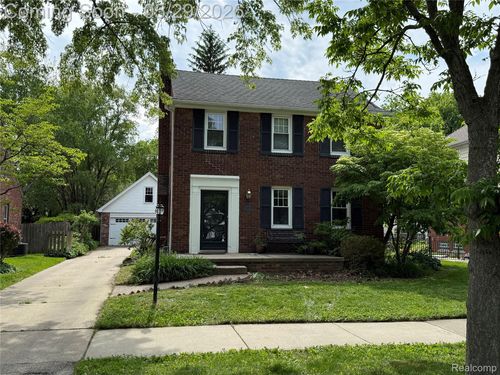 889 Rivard Blvd, Grosse Pointe, MI, 48230-1256 | Card Image