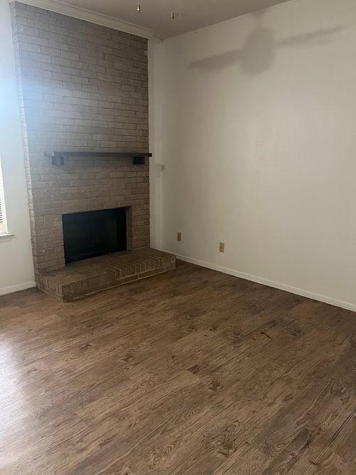 2-2813 1/2 Rio Grande St, Austin, TX, 78705-3647 | Card Image