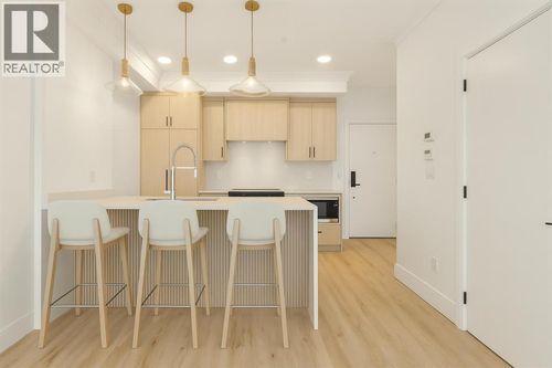 4270 Norford Ave Nw, Calgary, AB, T3B6P8 | Card Image