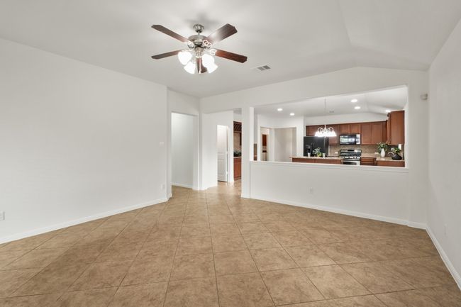 155 San Miniato St, House other with 4 bedrooms, 2 bathrooms and 3 parking in Georgetown TX | Image 13