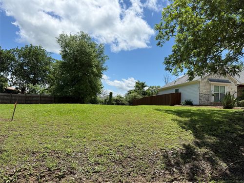 816 E 6th St, Bonham, TX, 75418-3900 | Card Image
