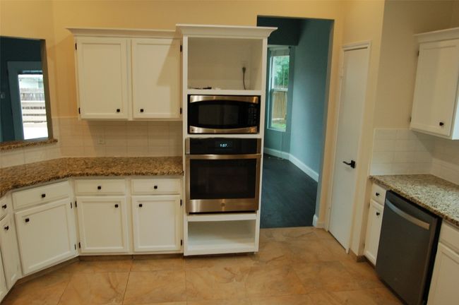 12615 Dove Valley Trl, House other with 4 bedrooms, 2 bathrooms and null parking in Austin TX | Image 6