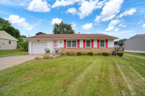 5574 Dogwood St, Jackson, MI, 49201-8814 | Card Image