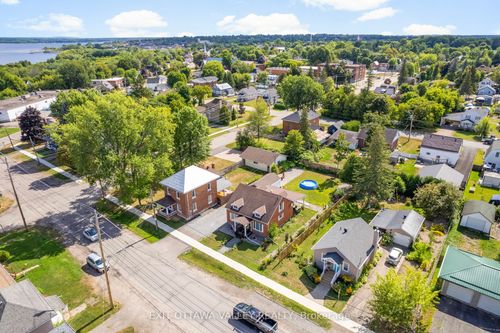 329 3rd Ave, Pembroke, ON, K8A5G5 | Card Image