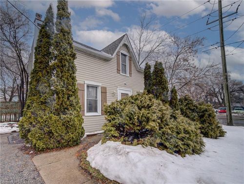 186 Wellington Street, Cambridge, ON, N1R3Z3 | Card Image