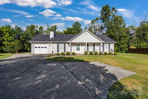 1012 Thorncrest Dr, Fletcher, NC, 28732-9294 | Card Image