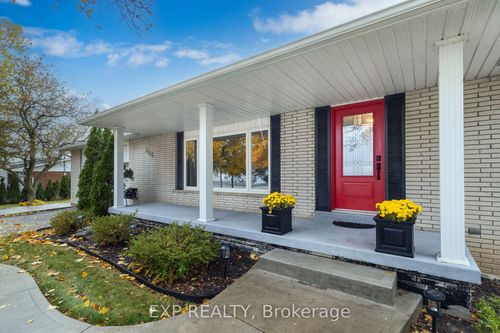 2116 Binbrook Rd E, Binbrook, ON, L0R1C0 | Card Image