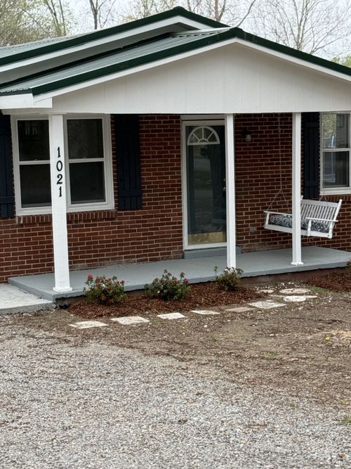 1021 Preston Dr, Burns, TN, 37029-6056 | Card Image