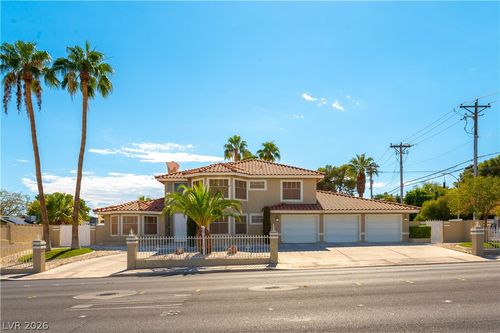 3013 W Oakey Blvd, Las Vegas, NV, 89102-2045 | Card Image