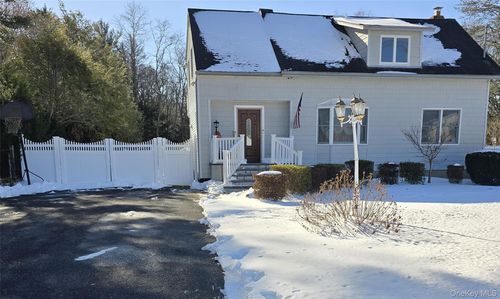 142 Jamaica Ave, Medford, NY, 11763-3145 | Card Image