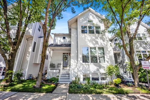 4426 W Hutchinson St, Chicago, IL, 60641-1996 | Card Image