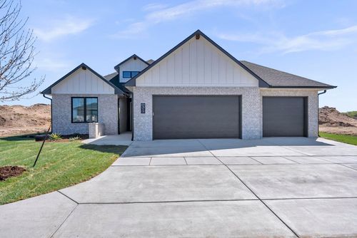 8317 W Waterway Ct, Maize, KS, 67101-8903 | Card Image