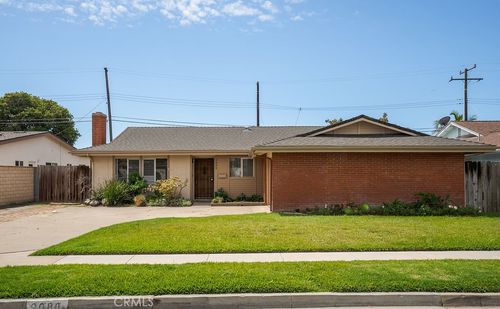 9080 La Casita Ave, Fountain Valley, CA, 92708-2713 | Card Image