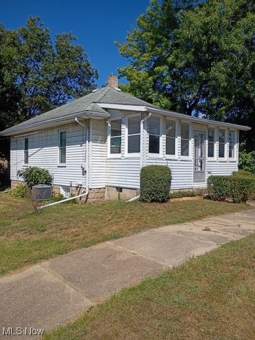 540 Mulvane St, Newcomerstown, OH, 43832-1514 | Card Image