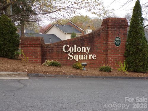 869 21st Ave Ne, Hickory, NC, 28601-1564 | Card Image