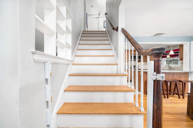Hardwood floors throughout | Image 20