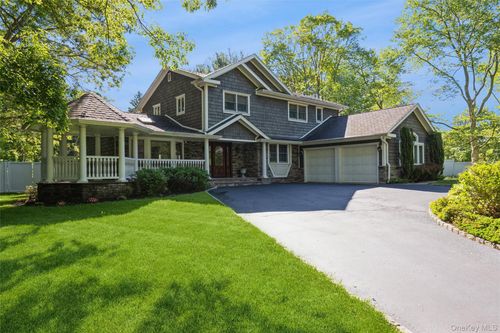 5 Blossom St, Dix Hills, NY, 11746-8521 | Card Image