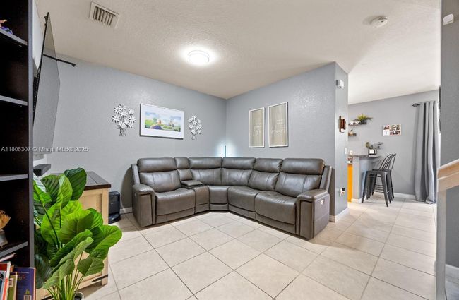3427 W 89 Th Ter, Townhouse with 3 bedrooms, 3 bathrooms and null parking in HIALEAH FL | Image 7