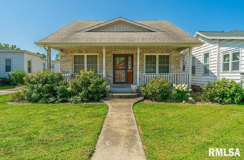813 Pulaski St, Lincoln, IL, 62656-2901 | Card Image