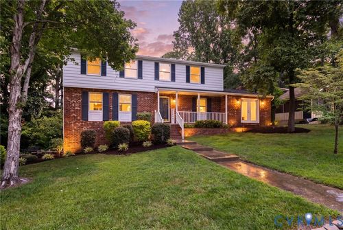 220 Huntington Rd, Colonial Heights, VA, 23834-2130 | Card Image