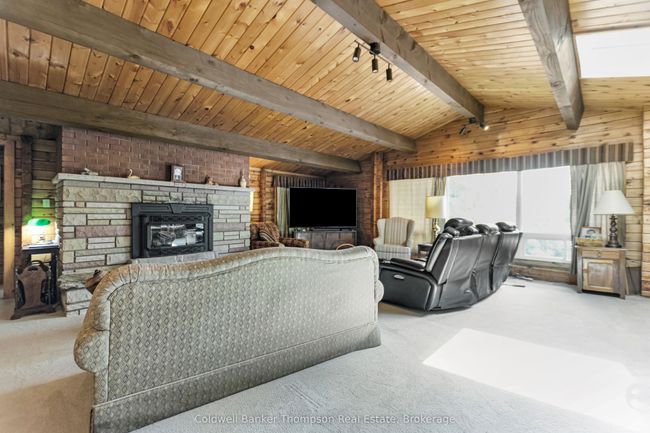 254 Lakeshore Rd, House other with 3 bedrooms, 2 bathrooms and 4 parking in Huntsville ON | Image 14