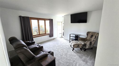 232 S Wildwood St, Westland, MI, 48186-4557 | Card Image