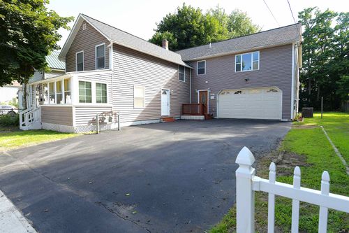82 Hickok St, Winooski, VT, 05404-1909 | Card Image