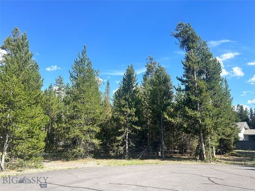 518 Apollinaris Ave, West Yellowstone, MT, 59758-9077 | Card Image
