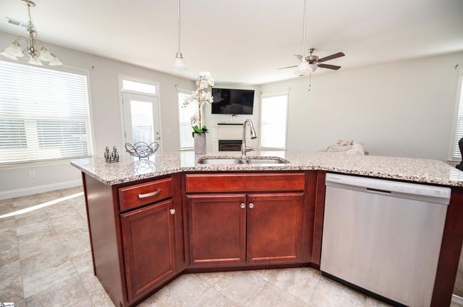 920 Ravenfield Dr, House other with 4 bedrooms, 3 bathrooms and 2 parking in Duncan SC | Image 11