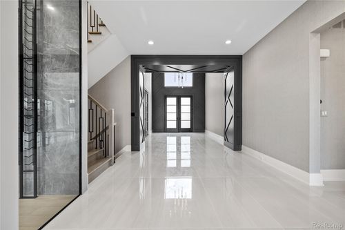 2555 Fairway Ct, Rochester, MI, 48306-4954 | Card Image