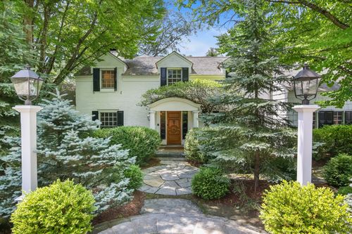 39 Louises Ln, New Canaan, CT, 06840-2121 | Card Image