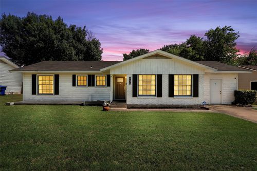 4620 Colonial Ave, Waco, TX, 76710-4614 | Card Image