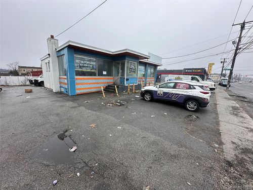 267 Burnside Ave, Lawrence, NY, 11559-1111 | Card Image