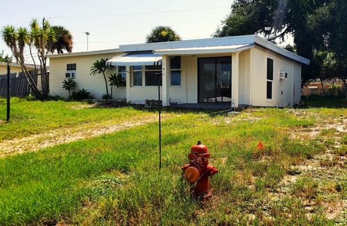 161 6th Ct Sw, Vero Beach, FL, 32962-3545 | Card Image