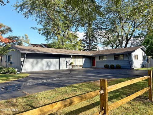 29 Darlyn Dr, Bowling Green, OH, 43402-1629 | Card Image