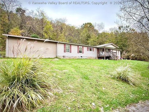 5922 Charleston Rd, Point Pleasant, WV, 25550-9575 | Card Image