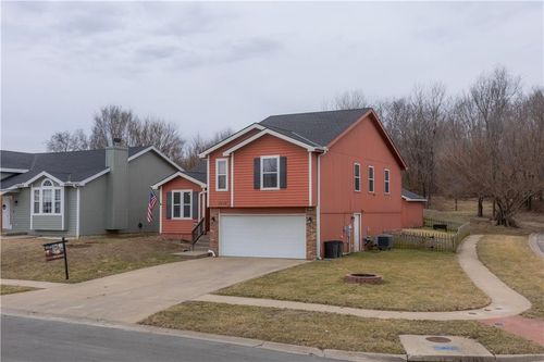2202 Meadow Trl, Saint Joseph, MO, 64503-1898 | Card Image