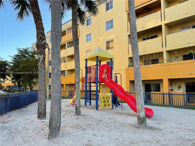 APT-203 - 14970 Sw 82 Nd Ln, Condo with 2 bedrooms, 3 bathrooms and null parking in Miami FL | Image 35
