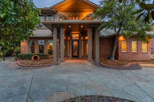 800 Oakwood Ct, Highland Village, TX, 75077-6402 | Card Image