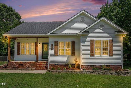 212 Mitchell Ave, Clayton, NC, 27520-7247 | Card Image