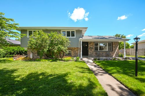 9920 La Reina Real St, Orland Park, IL, 60462-3133 | Card Image
