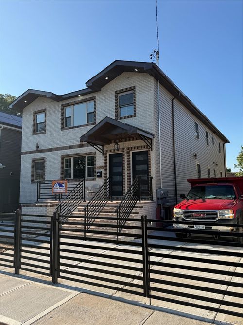 146-05 133rd Avenue, New York, NY, 11436 | Card Image