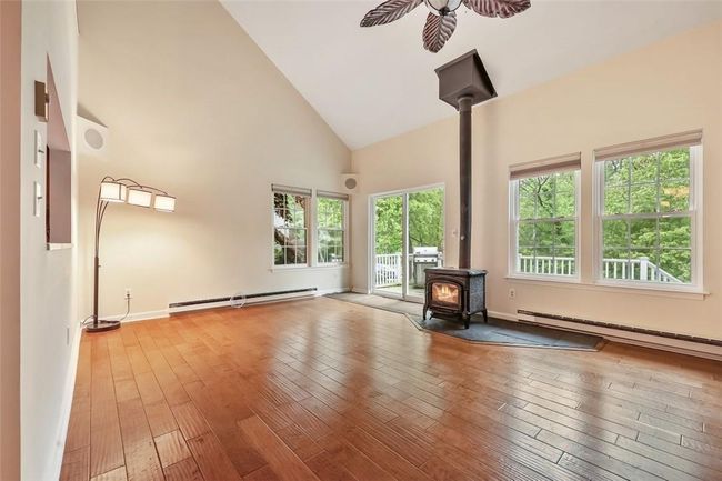 UNIT-20 - 21 Croton Lake Rd, Townhouse with 1 bedrooms, 2 bathrooms and null parking in Katonah NY | Image 4