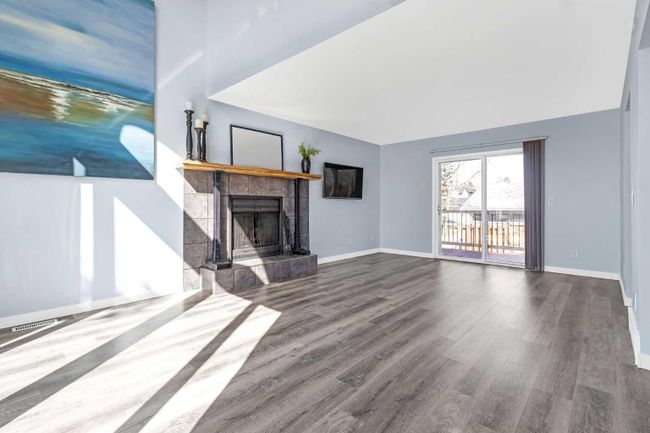 5418 4 A Street Sw, Home with 4 bedrooms, 2 bathrooms and null parking in Calgary AB | Image 4