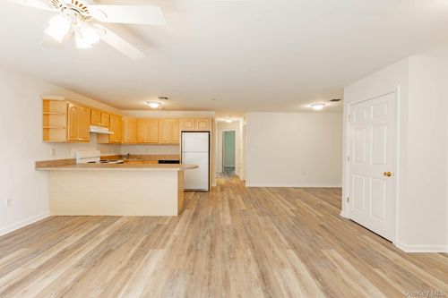 105 Flurry Ln, Babylon, NY, 11704-8037 | Card Image