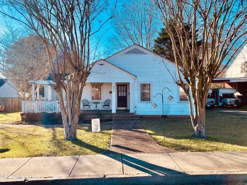 403 N Van Buren St, Carthage, MS, 39051-3749 | Card Image