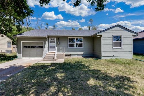 520 Harvey St, Halstead, KS, 67056-2121 | Card Image