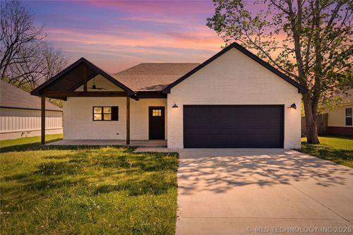 9545 N Cincinnati Ave, Sperry, OK, 74073-3954 | Card Image